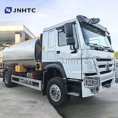 Nieuwe Sinotruk Howo 6 wielen brandstoftankwagen 10000 liter olie tank met professioneel aanpassen