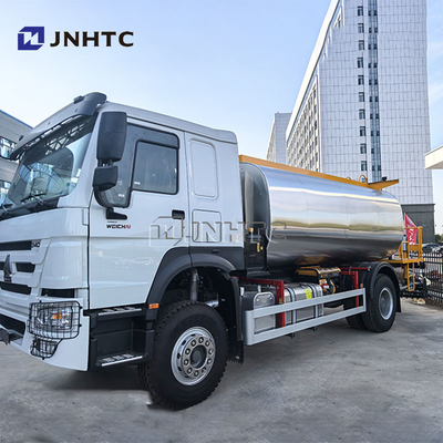 Nieuwe Sinotruk Howo 6 wielen brandstoftankwagen 10000 liter olie tank met professioneel aanpassen