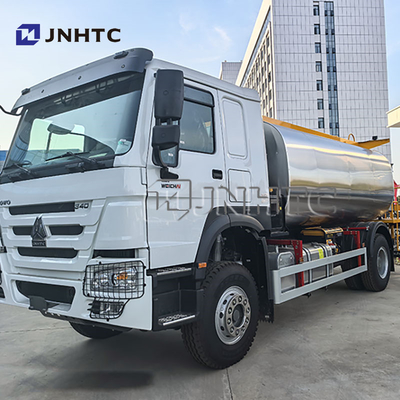 HOWO 4X2 wegbouw aanhangwagen asfalt distributeur vrachtwagen met spuitbalk voor asfalt priming