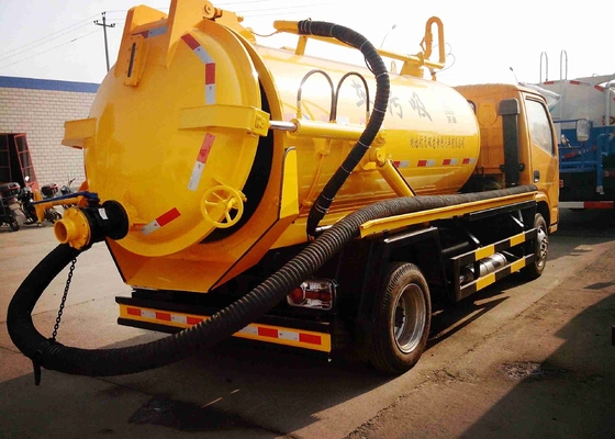 Vrachtwagen van de de Rioleringszuiging van het schuine standstuurwiel de Vacuüm/Riolerings Schoonmakende Vrachtwagen