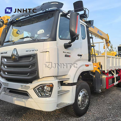 Knuckle Boom 8 Ton Hydraulische HOWO NX Cargo Flatbed Truck Gemaakte kraan Te koop