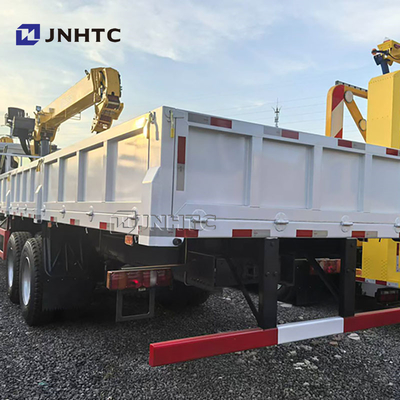 Knuckle Boom 8 Ton Hydraulische HOWO NX Cargo Flatbed Truck Gemaakte kraan Te koop