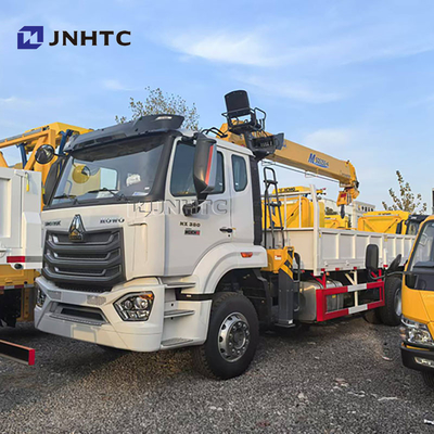 Knuckle Boom 8 Ton Hydraulische HOWO NX Cargo Flatbed Truck Gemaakte kraan Te koop
