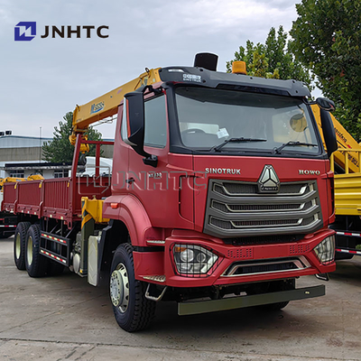 Knuckle Boom 8 Ton Hydraulische HOWO NX Cargo Flatbed Truck Gemaakte kraan Te koop