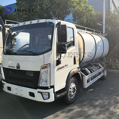 HOWO 8cbm brandstoftanker Truck Light Duty Oil Tank Truck Mobiele tanktruck Aluminium brandstoftanks te koop