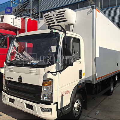 HOWO 6 Wielen Koeltruck Kleine koeltruck IJs transport vriezer Van Truck Te koop