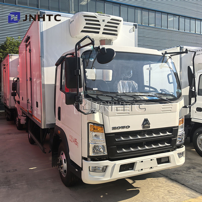HOWO 6 Wielen Koeltruck Kleine koeltruck IJs transport vriezer Van Truck Te koop