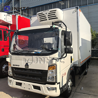 HOWO 6 Wielen Koeltruck Kleine koeltruck IJs transport vriezer Van Truck Te koop