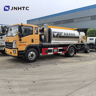 HOWO 6 Wiel Asfalt Bitumen Distributeur Bitumen Sprayer Truck Te koop