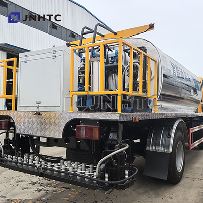HOWO 6 Wiel Asfalt Bitumen Distributeur Bitumen Sprayer Truck Te koop