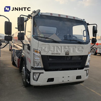 HOWO Tankwagen voor brandstof 4x2 8cbm Lichte tankwagen voor olie