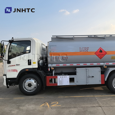 HOWO Tankwagen voor brandstof 4x2 8cbm Lichte tankwagen voor olie