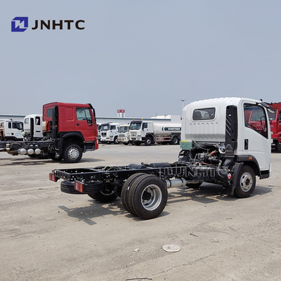 Sinotruck Howo 4x2 5 ton 8 ton lichte vracht / dumptruck Chassis Dieselbrandstof Euro 2 emissie Links stuur