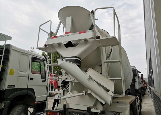 Sinotruk Howo 6x4 10 Capaciteit van de de Vrachtwagendieselmotor 10CBM van het Wielen de Concrete Mengapparaat
