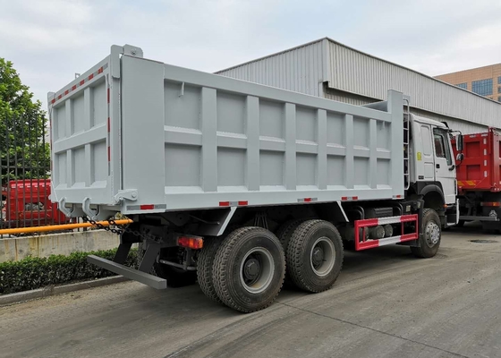Vrachtwagen van de Sinotrukhowo7 6x4 de Witte Op zwaar werk berekende Stortplaats