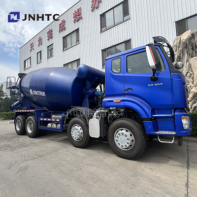 Nieuwe HOWO NX 8*4 Automatische Betonmixer Vrachtwagen met Achteruitrijdende Lossing Zwaar Chassis