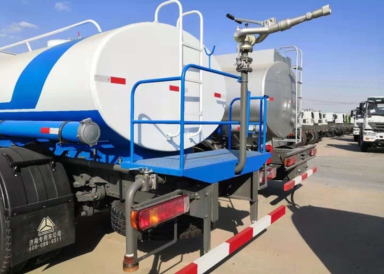 De Vloeibare Brandstoftankwagen 4 van het Sinotruk10cbm Water * 2 266hp met Airconditioner