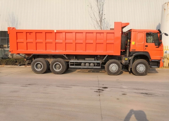 8x4 op zwaar werk berekende Stortplaatsvrachtwagen van HOWO7 Sinotruk, 12 Wielen 25M3 de Vrachtwagen van de 50 Tonstortplaats
