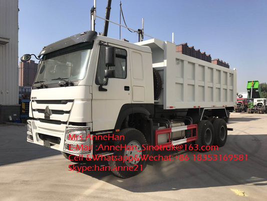 De voorwielen van de Vrachtwagen Op zwaar werk berekende Sinotruk Howo7 40T 18M3 6x4 10 van de Liftstortplaats