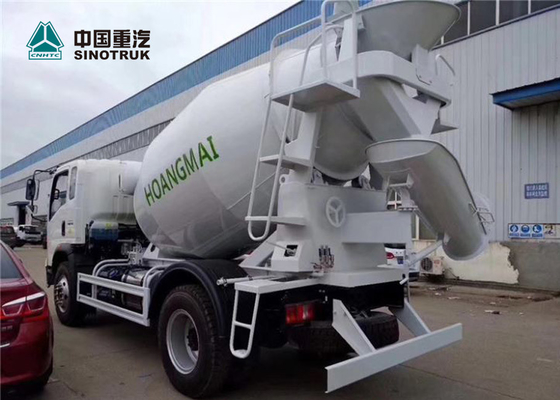 Howo 4x2 4CBM Mini Concrete Mixer Truck met Witte Kleur is Klaar in Fabriek