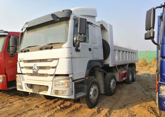 Witte van de de Kippersvrachtwagen van HOWO 8x4 Kubieke Vrachtwagen van de de Bouwstortplaats Op zwaar werk berekende 30