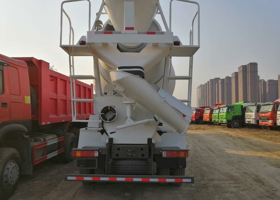 Van de de Vrachtwagenmixer van het Howocement van de de Ladingsmengeling het Zelftype van de Vrachtwagen6*4 Aandrijving Concrete