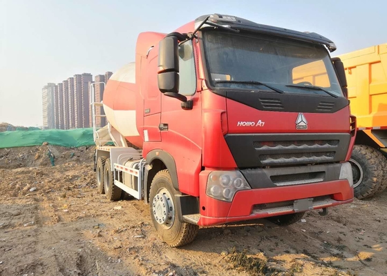 Howo 6*4 25 Ton van de Concrete Mixervrachtwagen de Mengelings op Plaats Concrete Vrachtwagens Met lange levensuur