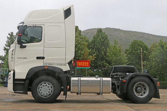 Witte Eerste SINOTRUK HOWO 4X2 - de Tractor Hoofd336hp ZZ4257S3248V van de verhuizersvrachtwagen