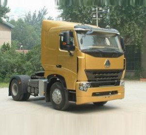 Eerste het Staal van HOWO A7 4X2 - Type van de Kleurendiesel van de verhuizersvrachtwagen het Rode Witte Zwarte