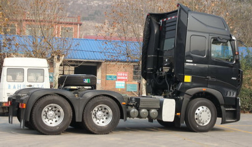 Internationale Eerste van HOWO A7 6x4 - verhuizer en Aanhangwagen Euro 2 Emissienorm