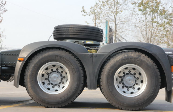 Eerste Sinotruk371hp 420hp Tractor - de Wielen van de verhuizersvrachtwagen 6x4 10 met de Hoofdbout van 50# 90#