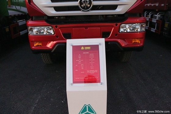 De Vrachtwagen van de het Zandkipper van SINOTRUK SWZ 8x4 Speciaal in Rode Kleurenhf12 Voorassen voor 55 Ton