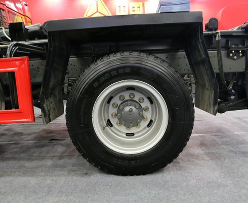 Minisinotruk STEYR Zes de Vrachtwagen4x2 50km/H Maximum Drijfsnelheid van de Wiel Op zwaar werk berekende Stortplaats