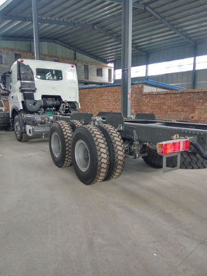 Van het de Ladingsbedrijfsvoertuig van SINOTRUK HOWO Dropside de Vrachtwagenchassis LHD 6X4 371HP