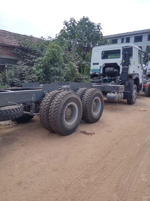 Van het de Ladingsbedrijfsvoertuig van SINOTRUK HOWO Dropside de Vrachtwagenchassis LHD 6X4 371HP