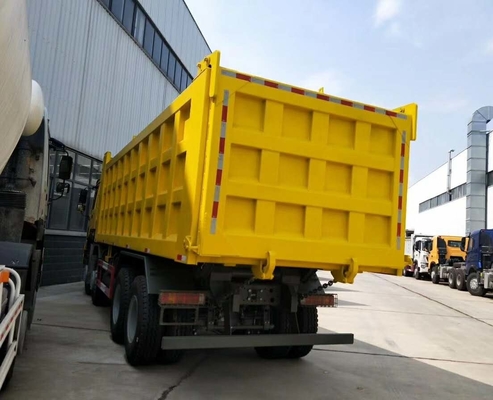 Op zwaar werk berekende de Stortplaatsvrachtwagen van HOWO 8x4, van de de Kippersvrachtwagen van LHD Sinotruk de Gele Kleur
