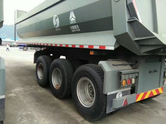 Semi de Stortplaatsaanhangwagen van Sinotrukhowo 40-60t met Zijwacht en Elektro Openings Hoogste Dekking