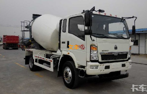 De Tankwagen4x2 6 Wielen van de hoge Prestaties 4-6M3 Mixer van Sinotruk Howo