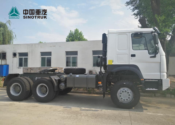 Eerste SINOTRUK HOWO - van de het Wielaandrijving van de verhuizersvrachtwagen Euro 2 371HP 6x6 Volledige de Tractorvrachtwagen