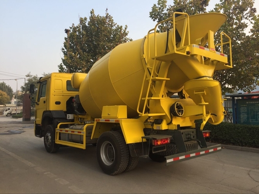 CCC Overgegaane Zelflading 6 CBM Mini Concrete Mixer Truck van Brandstofbesparingssinotruk Jowo 4x2