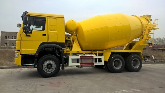 6x4 12 de Kubieke Mobiele Gele Kleur van Sinotruk Howo van de de Concrete Mixervrachtwagen van Meterssinotruk Howo