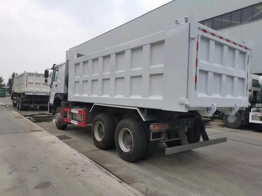 De Stortplaatsvrachtwagen 20cbm 30tons van de Sinotrukhowo Paardekracht 371hp Sinotruk Howo 6x4