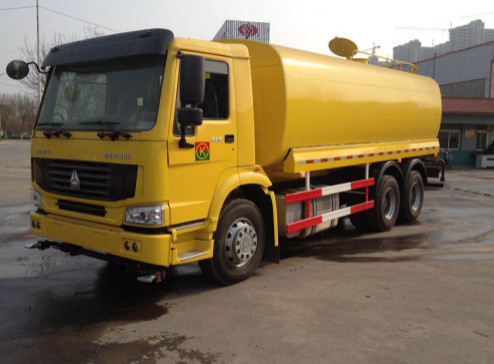 het Watertankwagen van 30000L Sinotruk Howo7 met Nevelsysteem