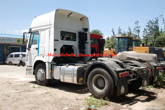 Eerste de Tractorhoofd van Sinotrukhowo 4x2 - verhuizersvrachtwagen
