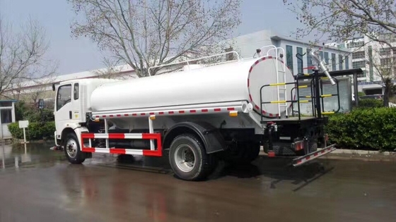 De Tankwagen4x2 Euro Emissie 3 van het Sinotruk Lichte Model8000l Water
