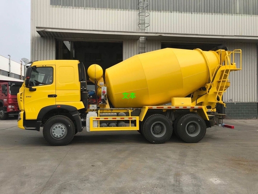 De Mixertankwagen van HC16 Sinotruk 10M3 met de Pomp en de Motor van Italië