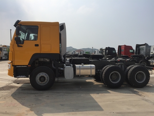 Eerste de Vrachtwagen van ZZ4257S3241W Sinotruk Howo - verhuizerstractor Howo 371