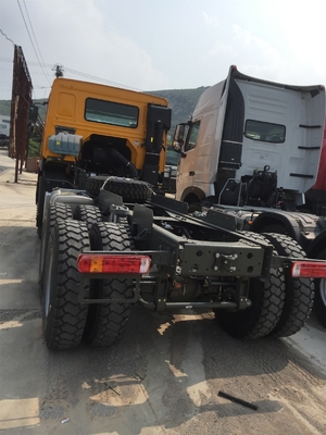 Eerste de Vrachtwagen van ZZ4257S3241W Sinotruk Howo - verhuizerstractor Howo 371