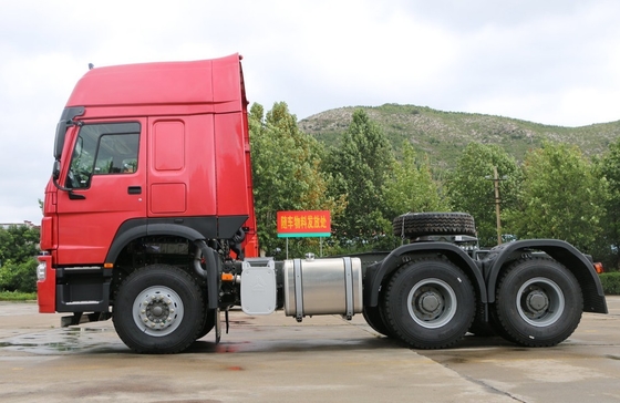 Rode Semi Eerste van Sinotruk Howo 6x4 - verhuizersvrachtwagen 10 Wheeler Tractor Truck