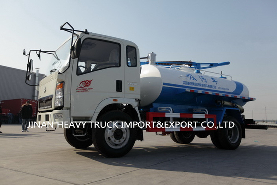 Lichte de Plichtsvrachtwagen 4cbm van HOWO 4X2 1000 Gallons Rioleringszuiging het Schoonmaken